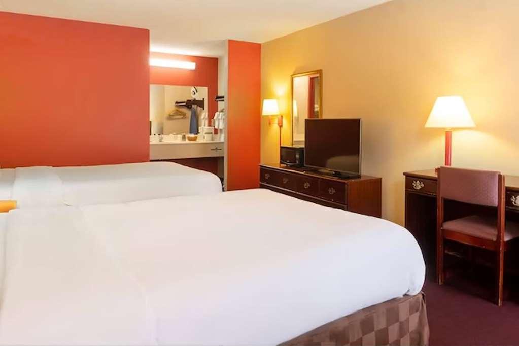Days Inn By Wyndham Adairsville Room photo