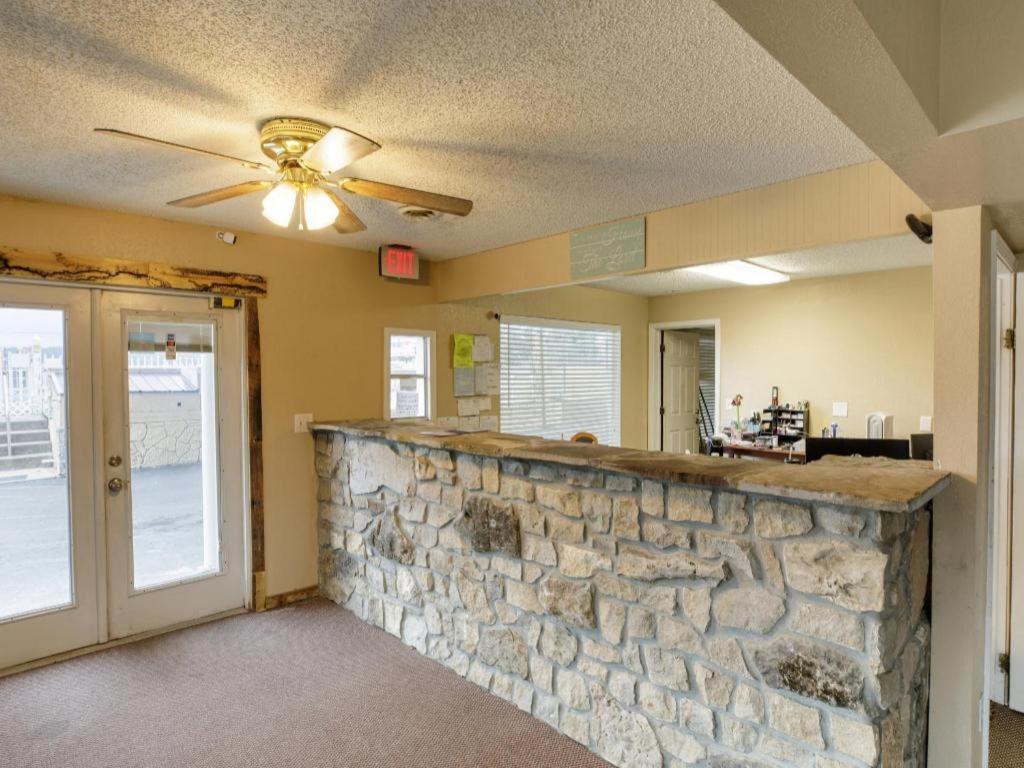Days Inn By Wyndham Adairsville Exterior photo