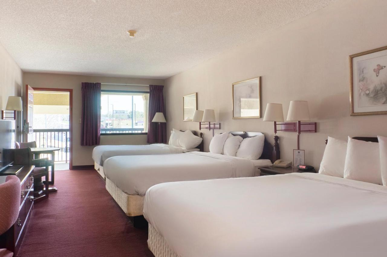 Days Inn By Wyndham Adairsville Exterior photo